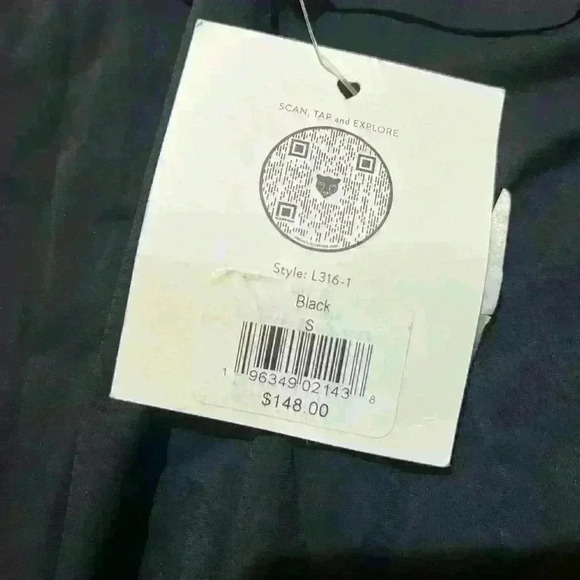 Lita by Ciara Shirt NWT Womens small TURTLENECK IN SENSITIVE Black MSRP $148 - Picture 3 of 5